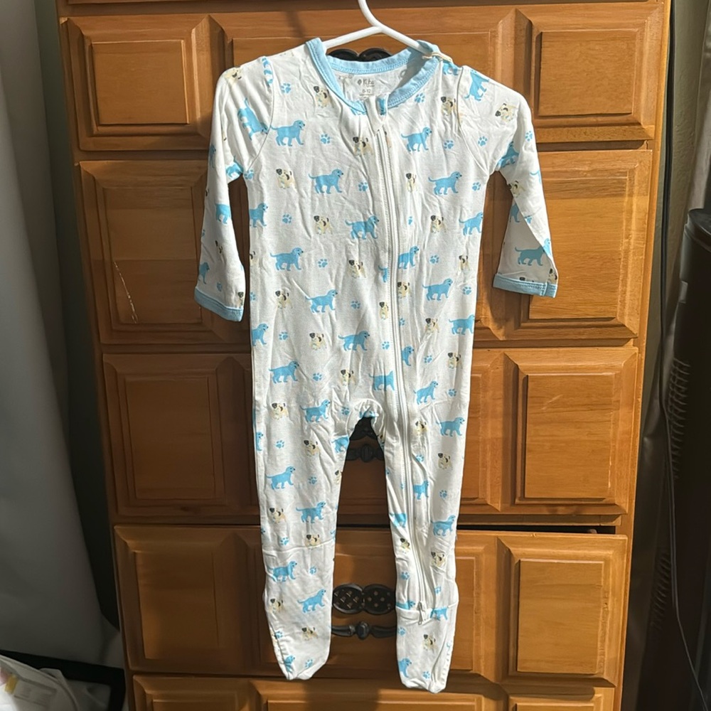 Bamboo zipper footie from Kyte Baby Extremely rare “Woof” print. High demand